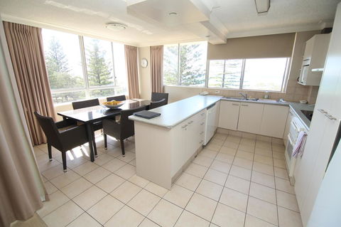 Oceania On Burleigh Beach - Lightning Ridge Tourism 5