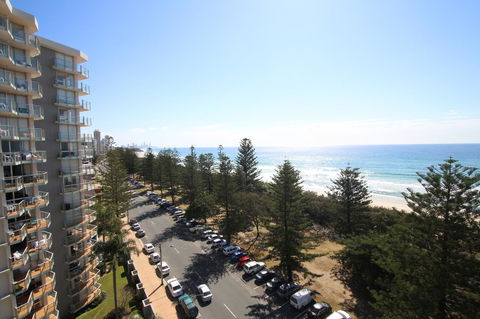 Oceania On Burleigh Beach - Lightning Ridge Tourism 24