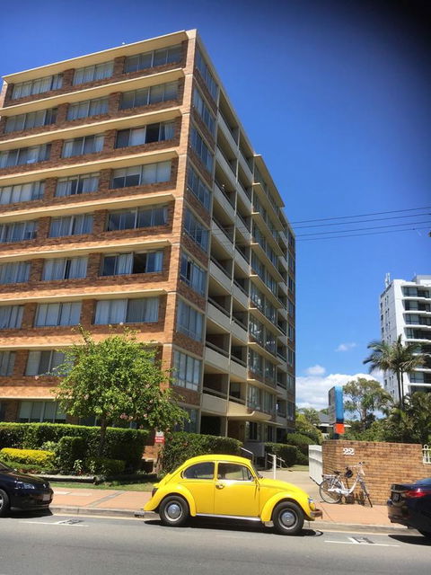 Oceania On Burleigh Beach - Lightning Ridge Tourism 31