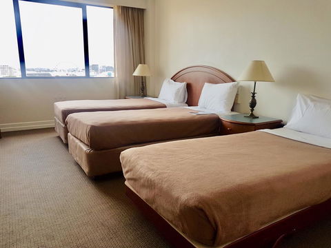Great Southern Hotel Brisbane - Lightning Ridge Tourism 1