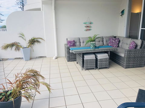 Kirra Beach Apartments - Lightning Ridge Tourism 4