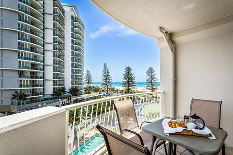 Kirra Beach Apartments - Lightning Ridge Tourism 29