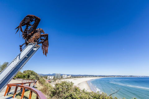 Kirra Beach Apartments - Lightning Ridge Tourism 13