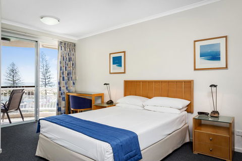 Kirra Beach Apartments - Lightning Ridge Tourism 27