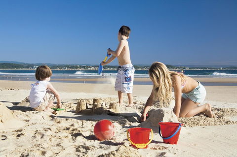 Kirra Beach Apartments - Lightning Ridge Tourism 10