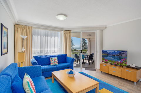 Kirra Beach Apartments - Lightning Ridge Tourism 15