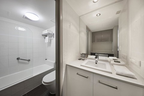Novotel Surfers Paradise - Lightning Ridge Tourism 19