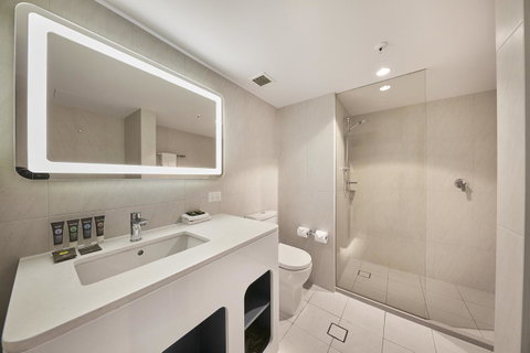 Novotel Surfers Paradise - Lightning Ridge Tourism 16