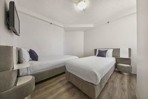 Novotel Surfers Paradise - Lightning Ridge Tourism 23