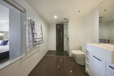Novotel Surfers Paradise - Lightning Ridge Tourism 30