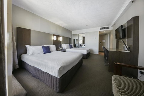 Novotel Surfers Paradise - Lightning Ridge Tourism 11
