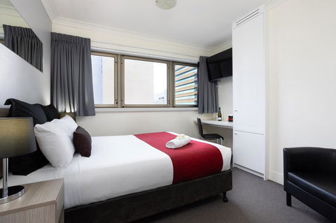 George Williams Hotel - Lightning Ridge Tourism 11