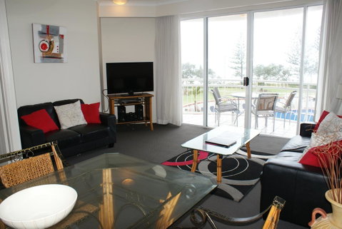 Aquarius Resort - Lightning Ridge Tourism 8