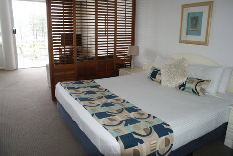 Aquarius Resort - Lightning Ridge Tourism 9