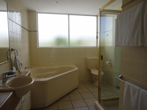 Aquarius Resort - Lightning Ridge Tourism 30