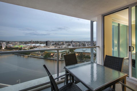 Evolution Apartments - Lightning Ridge Tourism 15