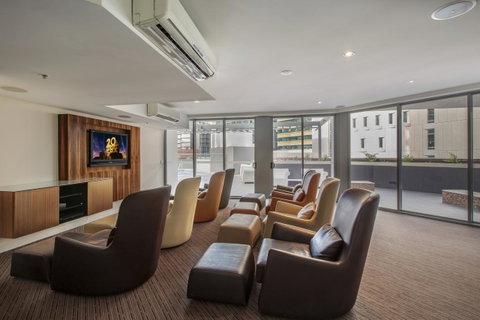 Evolution Apartments - Lightning Ridge Tourism 4