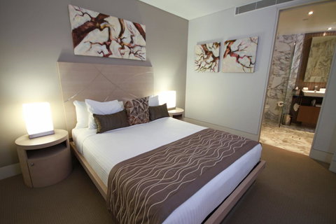 Oceans Mooloolaba - Lightning Ridge Tourism 20