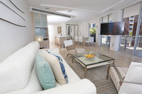 Oceans Mooloolaba - Lightning Ridge Tourism 43