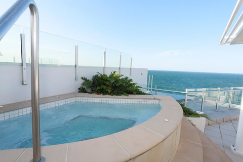 Oceans Mooloolaba - Lightning Ridge Tourism 41