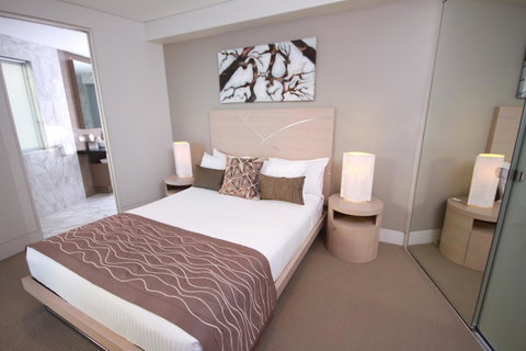 Oceans Mooloolaba - Lightning Ridge Tourism 18