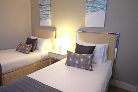 Oceans Mooloolaba - Lightning Ridge Tourism 9