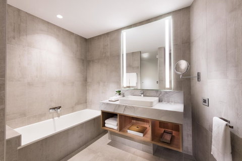 The Westin Brisbane - Lightning Ridge Tourism 19