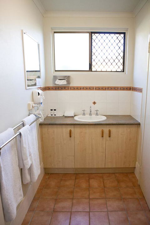 Kondari Hotel - Lightning Ridge Tourism 32