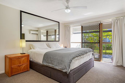 Gemini Court Holiday Apartments - Lightning Ridge Tourism 10