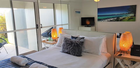 Gemini Court Holiday Apartments - Lightning Ridge Tourism 21