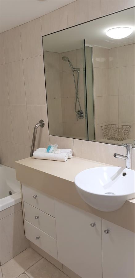 Gemini Court Holiday Apartments - Lightning Ridge Tourism 20