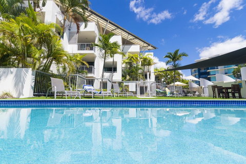 Beach Club Resort Mooloolaba - Lightning Ridge Tourism 0