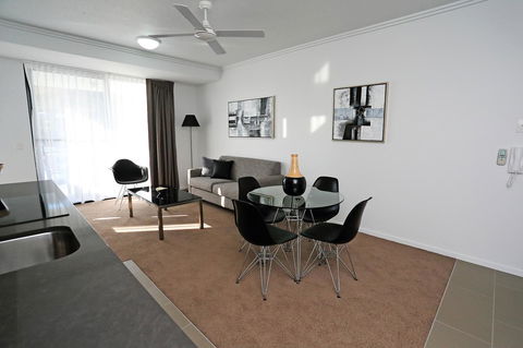 Q Resorts Paddington - Lightning Ridge Tourism 5
