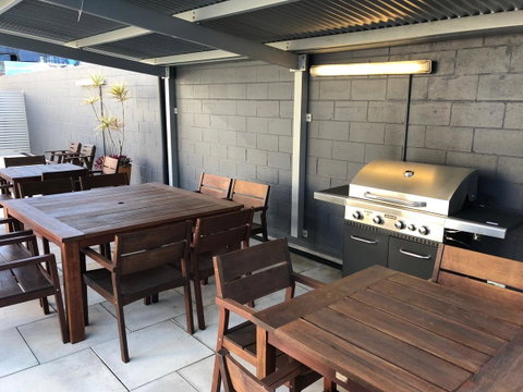 Northwind Beachfront Apartments - Lightning Ridge Tourism 5
