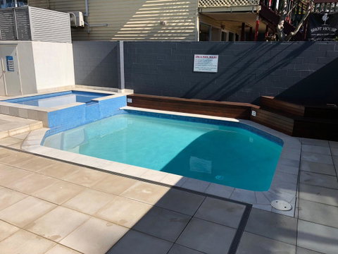 Northwind Beachfront Apartments - Lightning Ridge Tourism 9