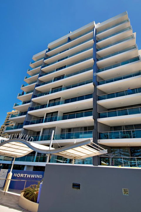 Northwind Beachfront Apartments - Lightning Ridge Tourism 7