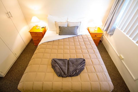 Aabon Apartments & Motel - Lightning Ridge Tourism 18