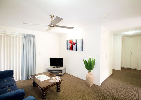 Aabon Apartments & Motel - Lightning Ridge Tourism 17