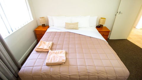 Aabon Apartments & Motel - Lightning Ridge Tourism 33