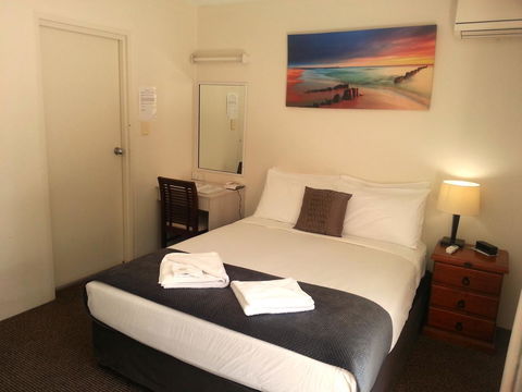Aabon Apartments & Motel - Lightning Ridge Tourism 5