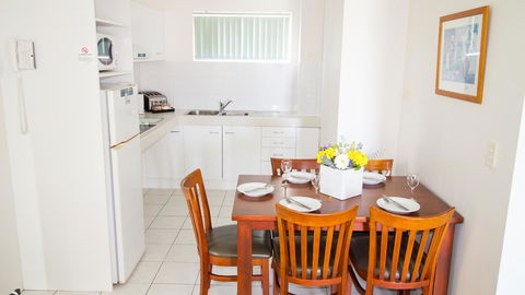 Aabon Apartments & Motel - Lightning Ridge Tourism 27