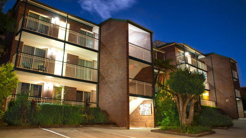 Aabon Apartments & Motel - Lightning Ridge Tourism 24