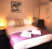 Aabon Apartments  Motel - Lightning Ridge Tourism