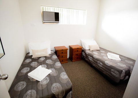 Aabon Apartments & Motel - Lightning Ridge Tourism 28