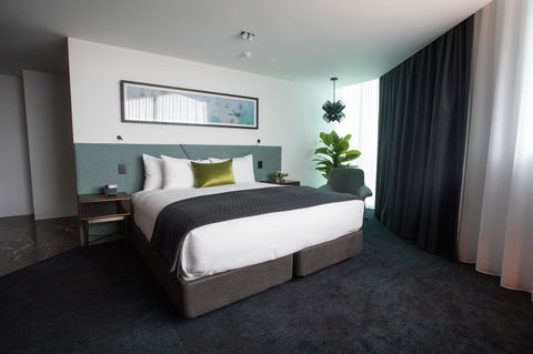 Eatons Hill Hotel - Lightning Ridge Tourism 41