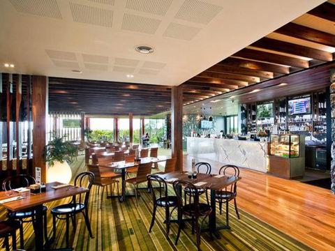 Eatons Hill Hotel - Lightning Ridge Tourism 6