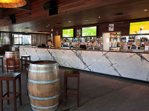 Eatons Hill Hotel - Lightning Ridge Tourism 38