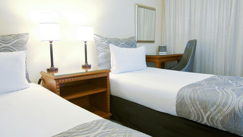 Soho Brisbane - Lightning Ridge Tourism 25