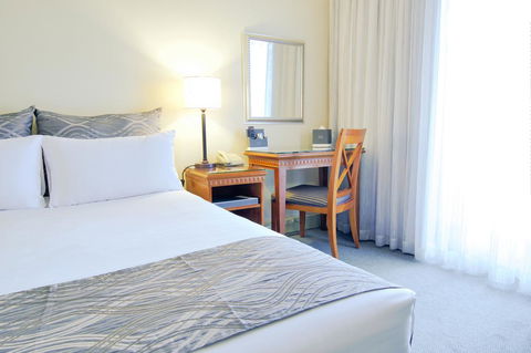Soho Brisbane - Lightning Ridge Tourism 29