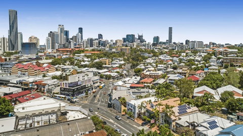 City Palms Brisbane - Lightning Ridge Tourism 11